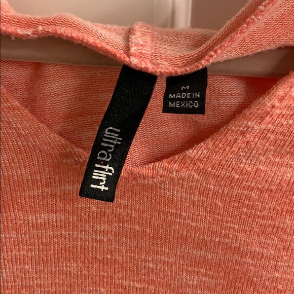 Super cute hooded sweater top 💋💗 - Picture 3 of 5